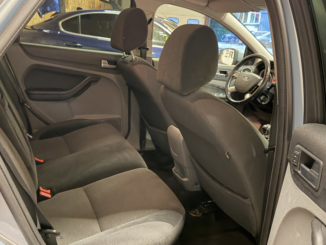 Ford Focus — 16