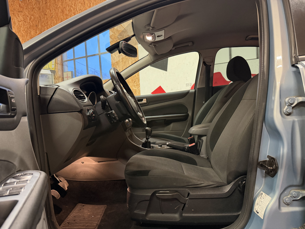 Ford Focus — 8