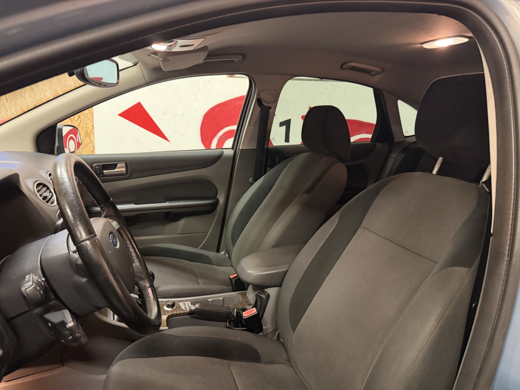 Ford Focus — 9