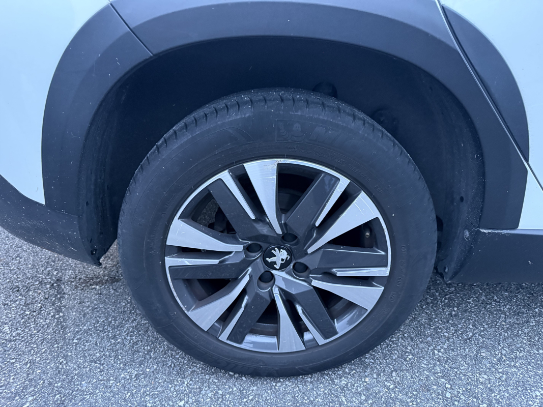 Peugeot 2008 — 25
