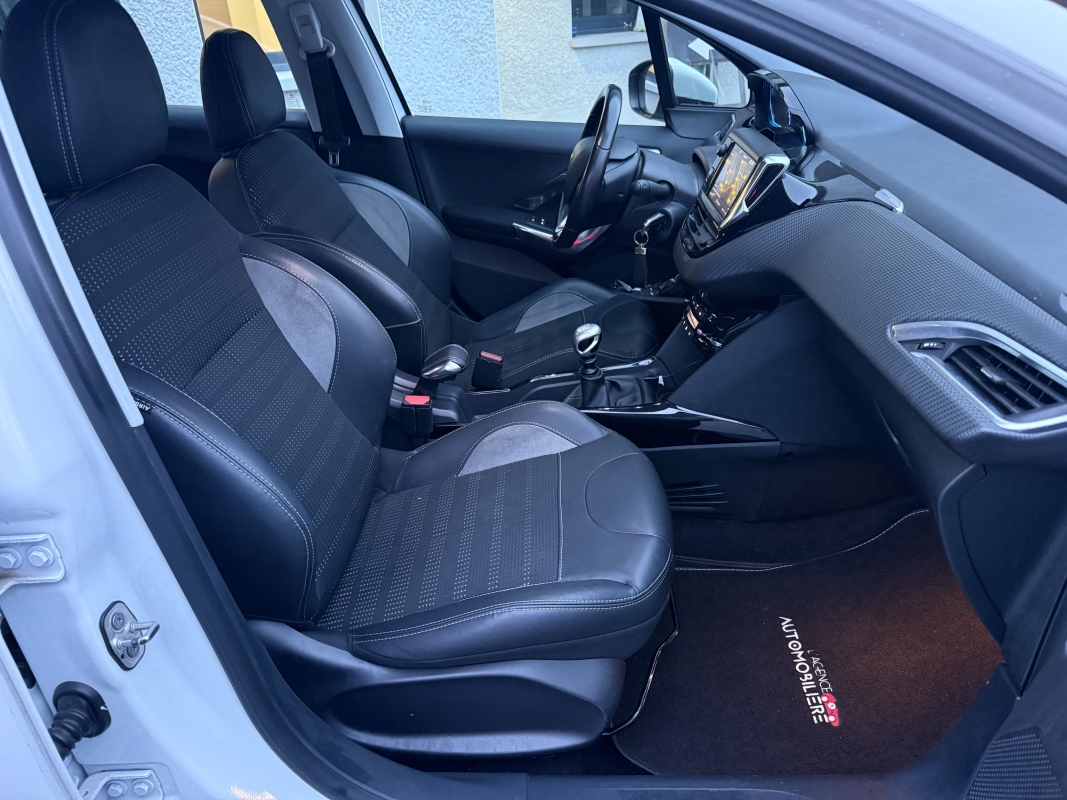 Peugeot 2008 — 18