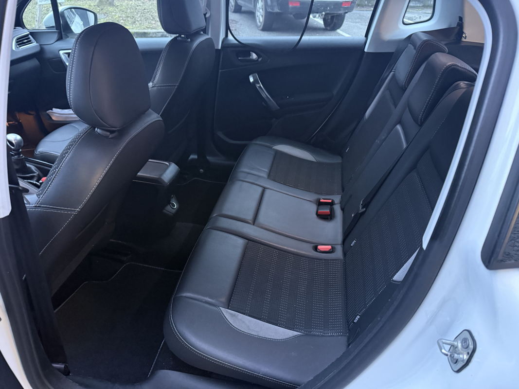 Peugeot 2008 — 13