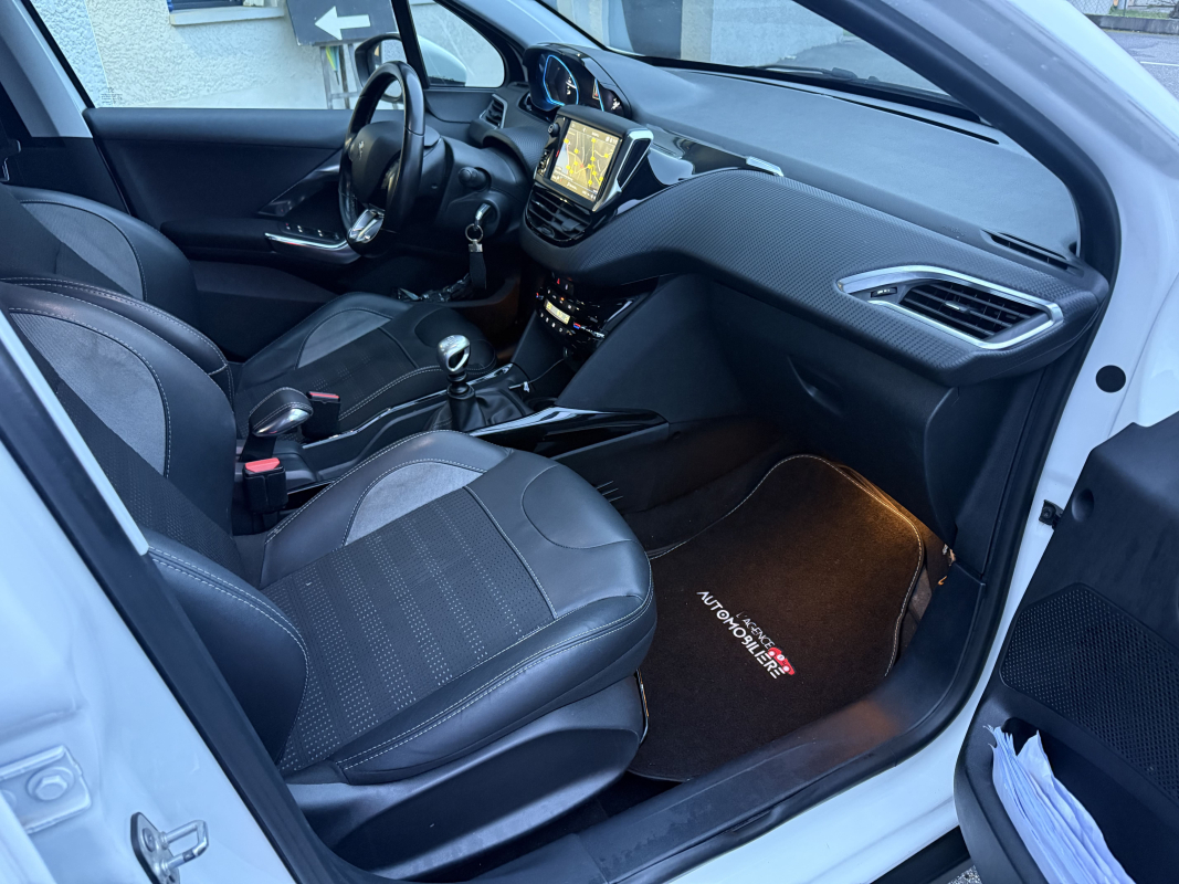 Peugeot 2008 — 17