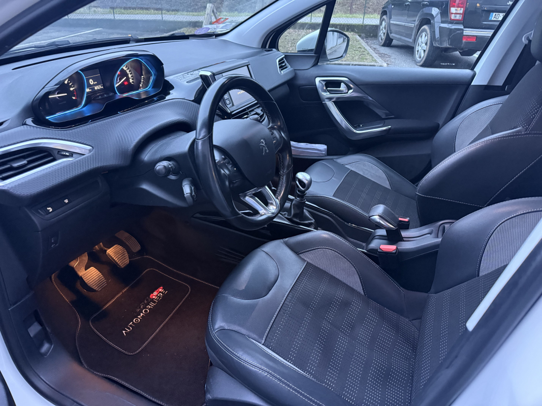 Peugeot 2008 — 10