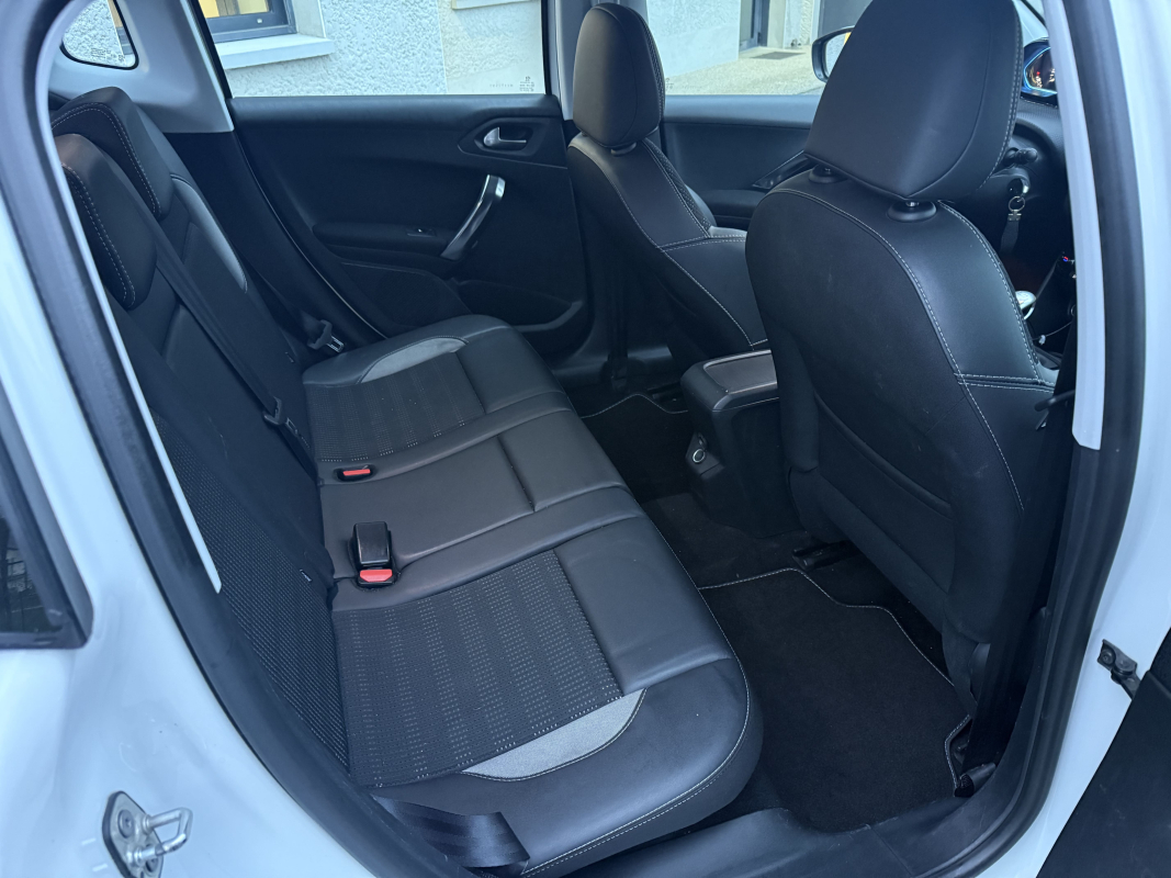 Peugeot 2008 — 15