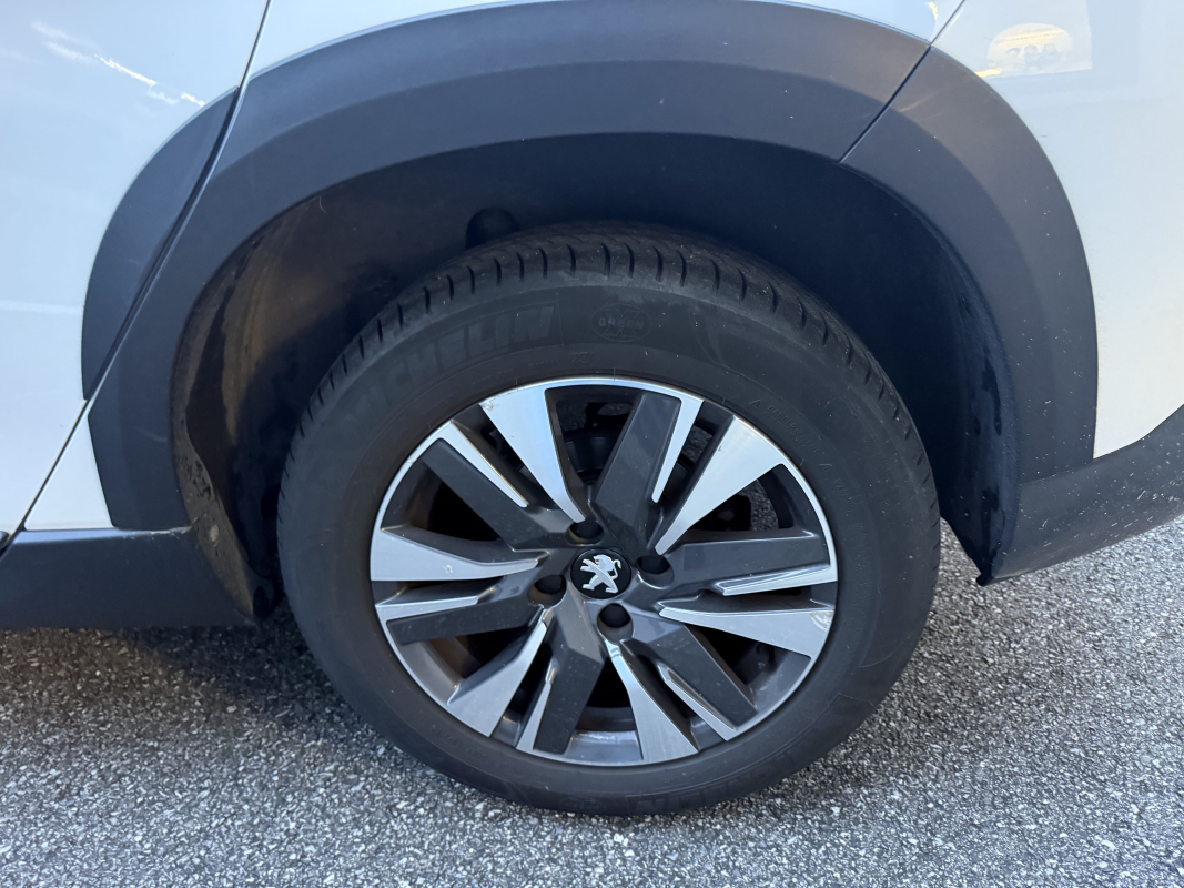 Peugeot 2008 — 28