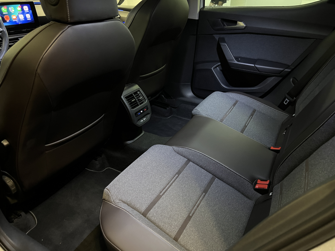 Seat Leon — 8
