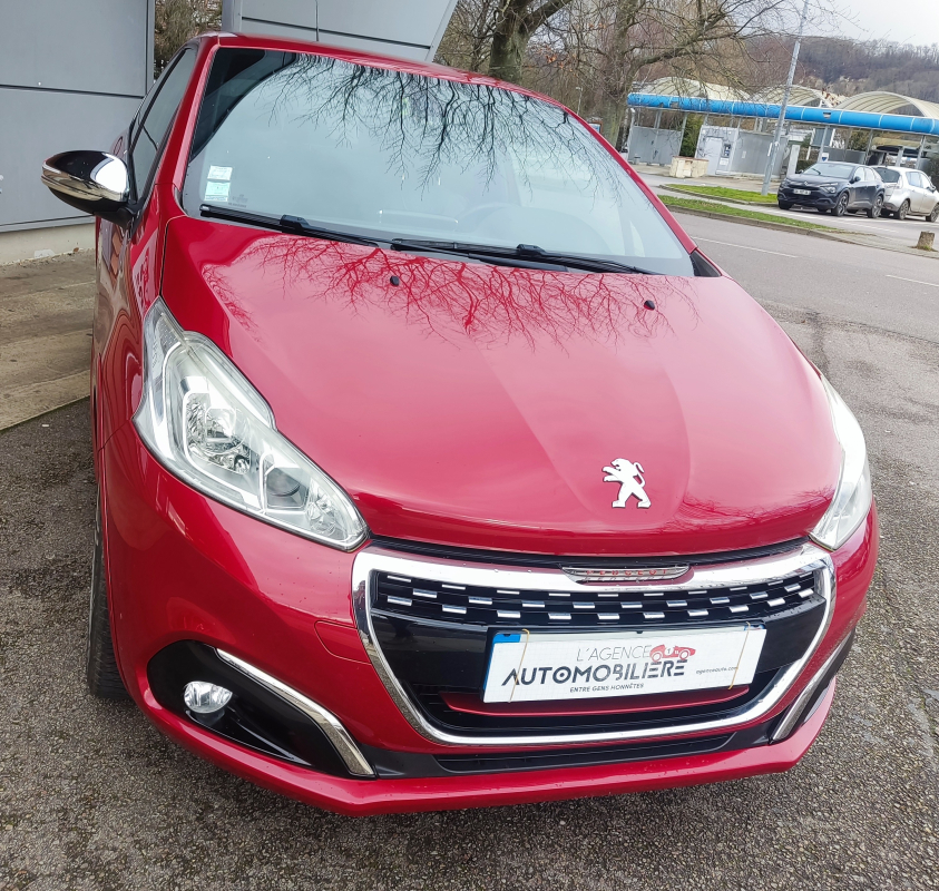 Peugeot 208 — 4