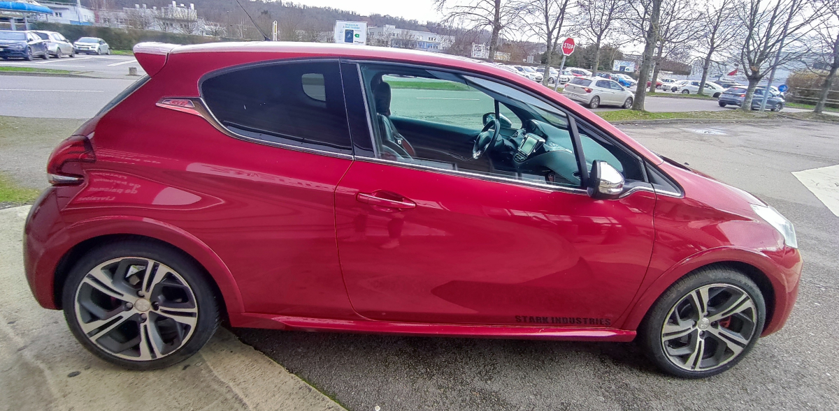 Peugeot 208 — 7
