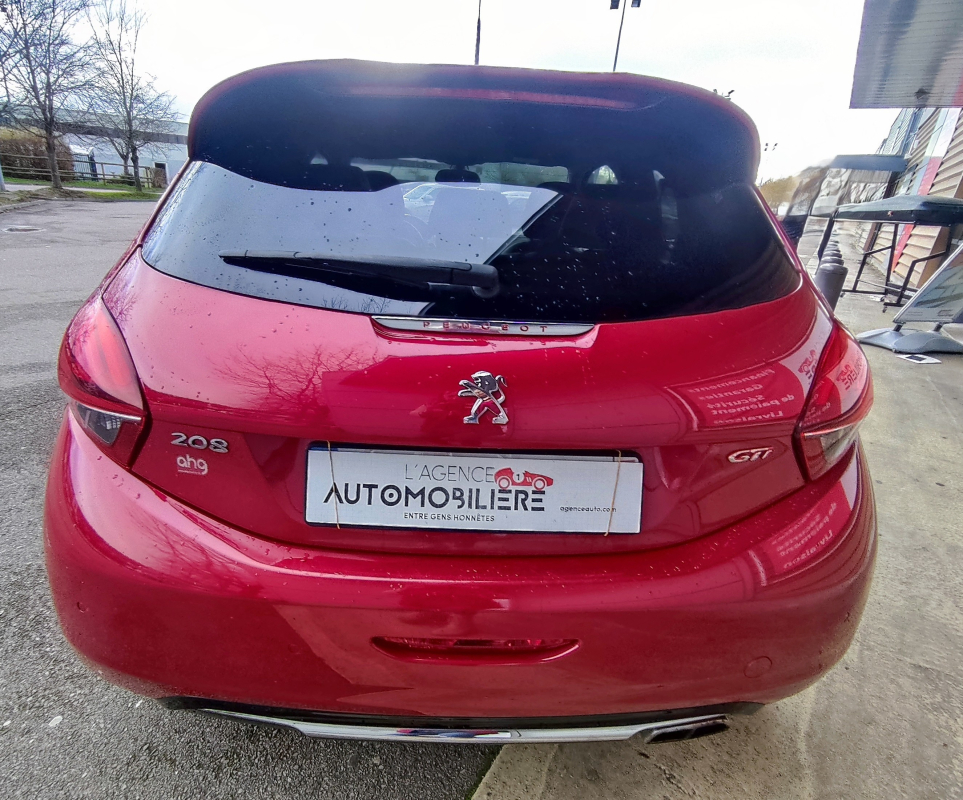 Peugeot 208 — 9