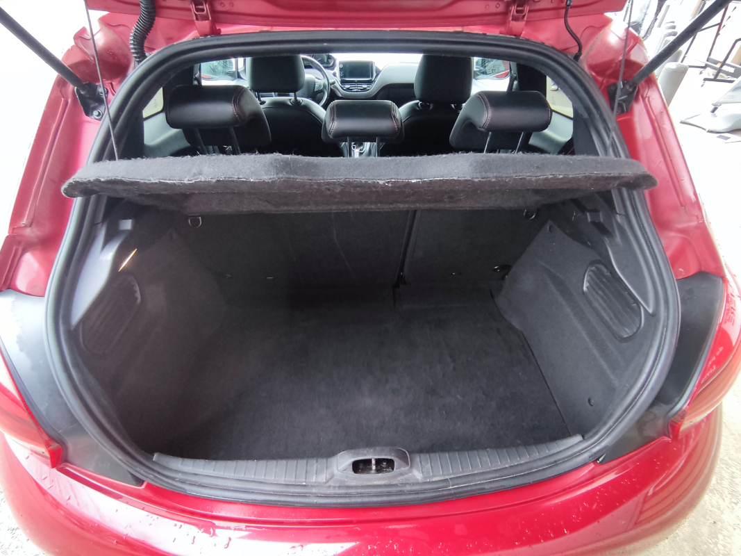 Peugeot 208 — 20