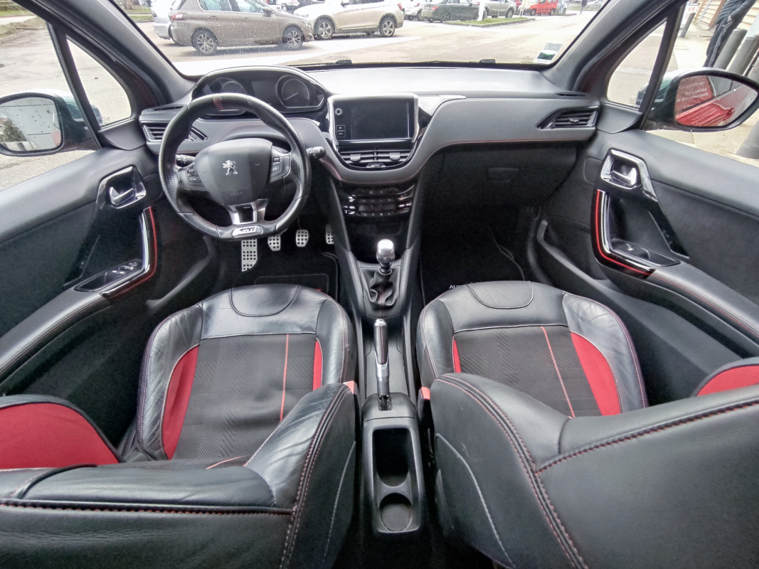 Peugeot 208 — 17