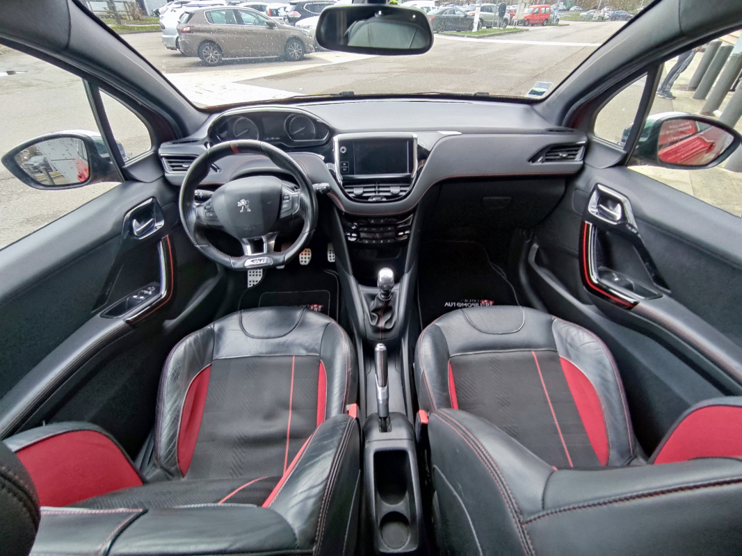 Peugeot 208 — 18