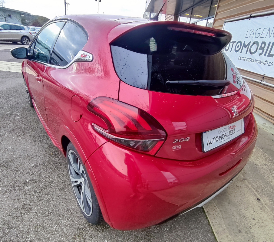 Peugeot 208 — 23