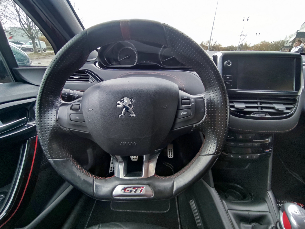 Peugeot 208 — 28