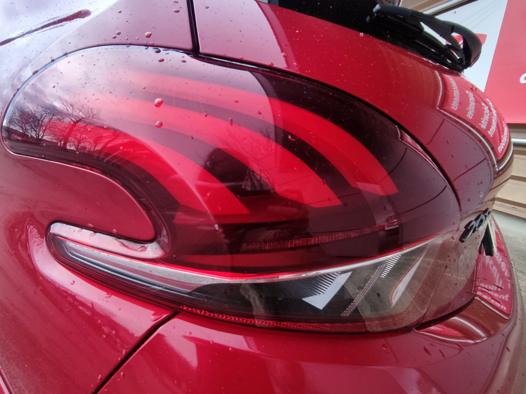 Peugeot 208 — 39