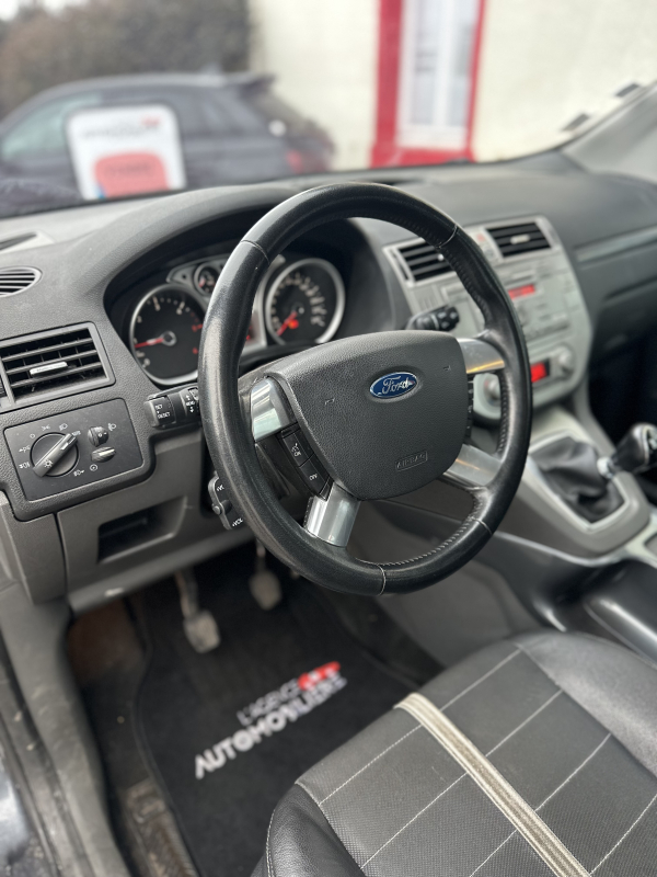 Ford Kuga — 24