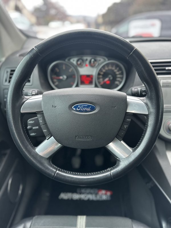 Ford Kuga — 23