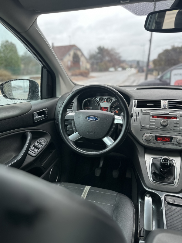 Ford Kuga — 28