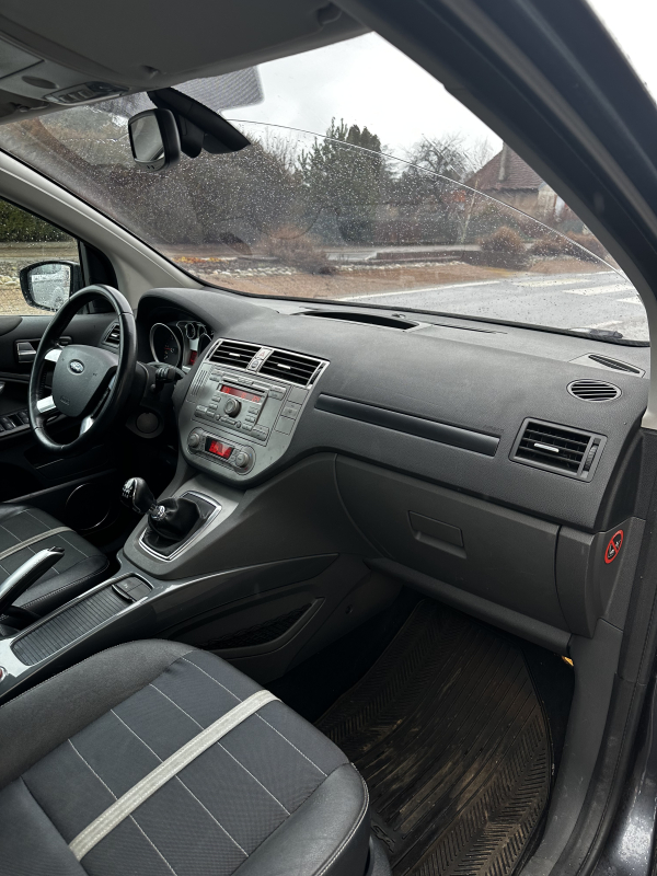 Ford Kuga — 15