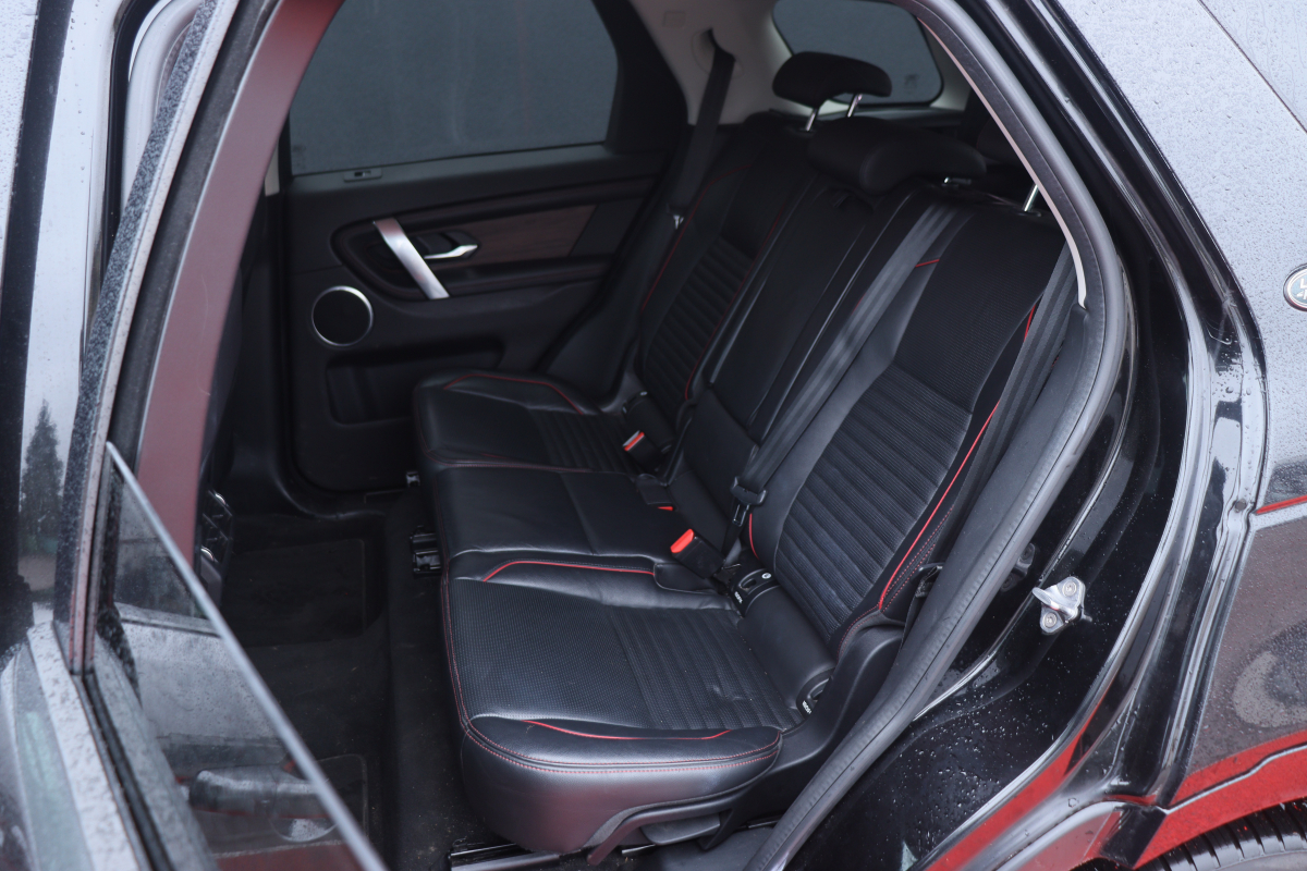 Land Rover Discovery — 19