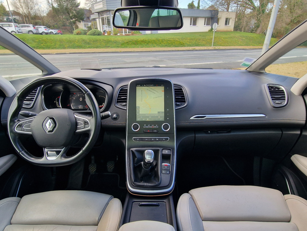 Renault Scenic — 10