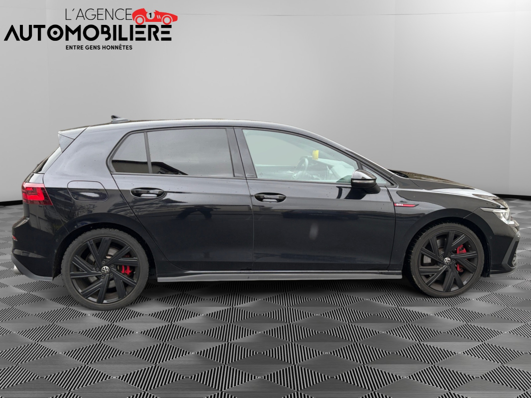 Volkswagen Golf — 2