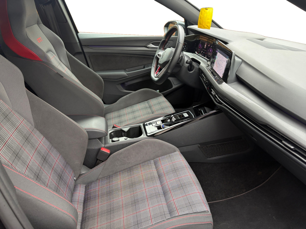 Volkswagen Golf — 16