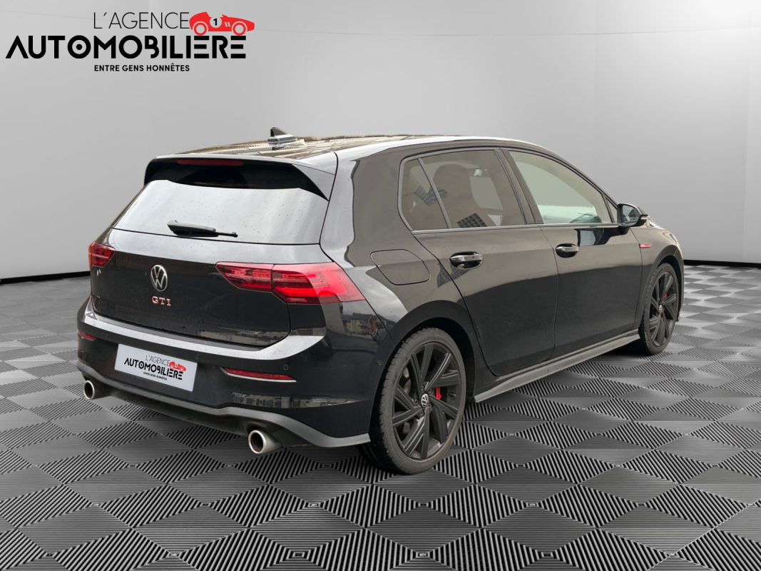 Volkswagen Golf — 6
