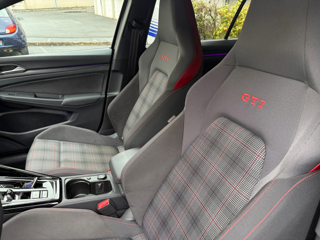 Volkswagen Golf — 22