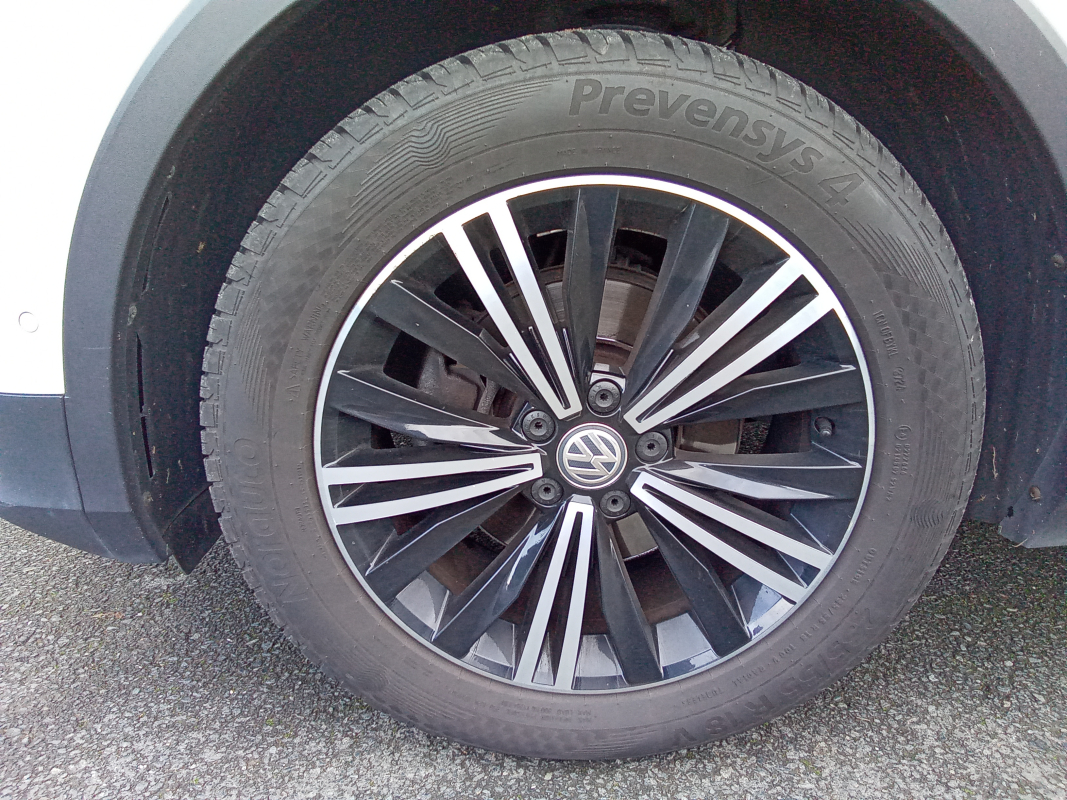 Volkswagen Tiguan — 26