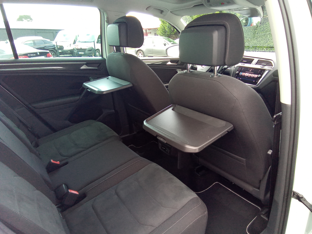 Volkswagen Tiguan — 22