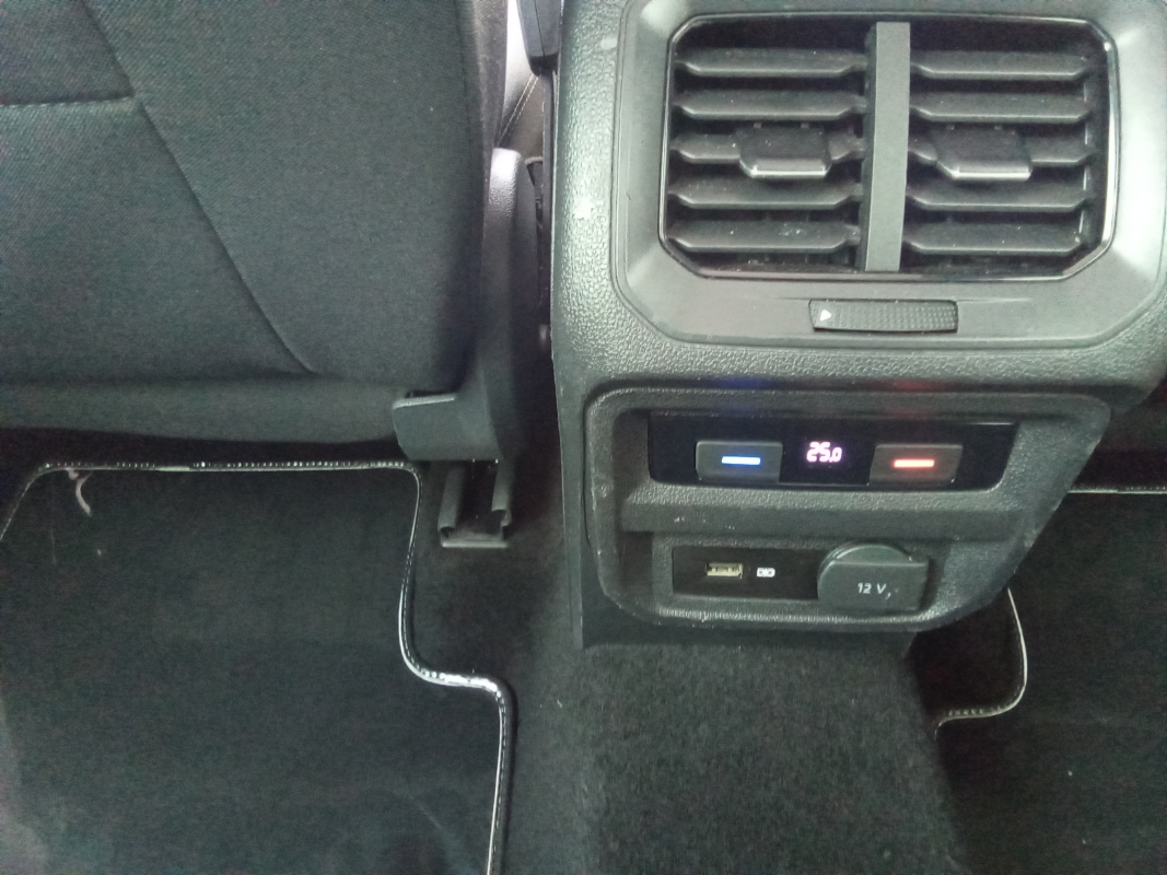 Volkswagen Tiguan — 20