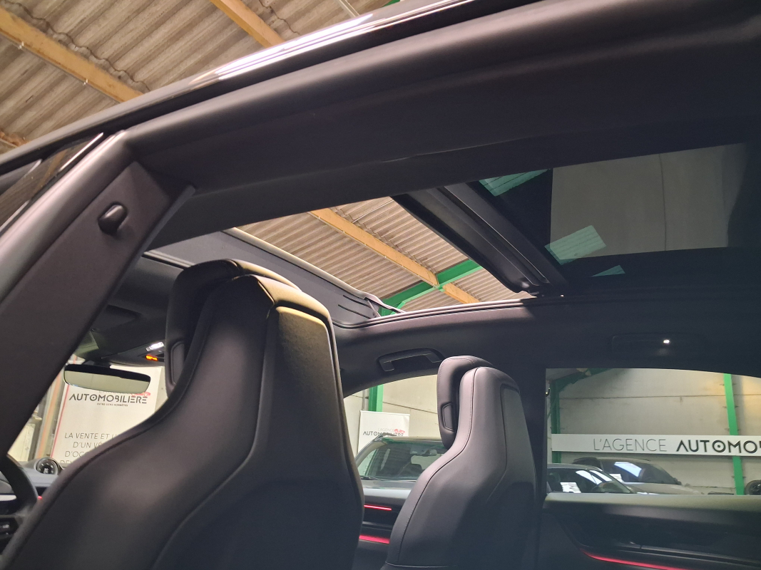 Porsche Macan — 16