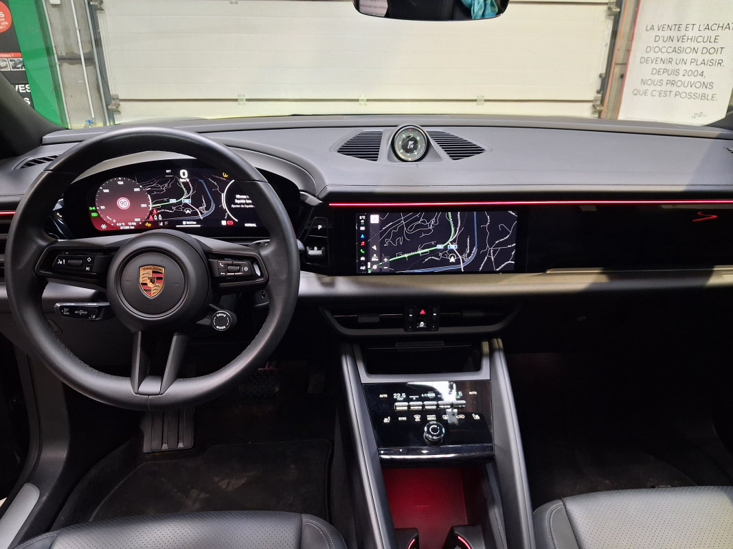 Porsche Macan — 21