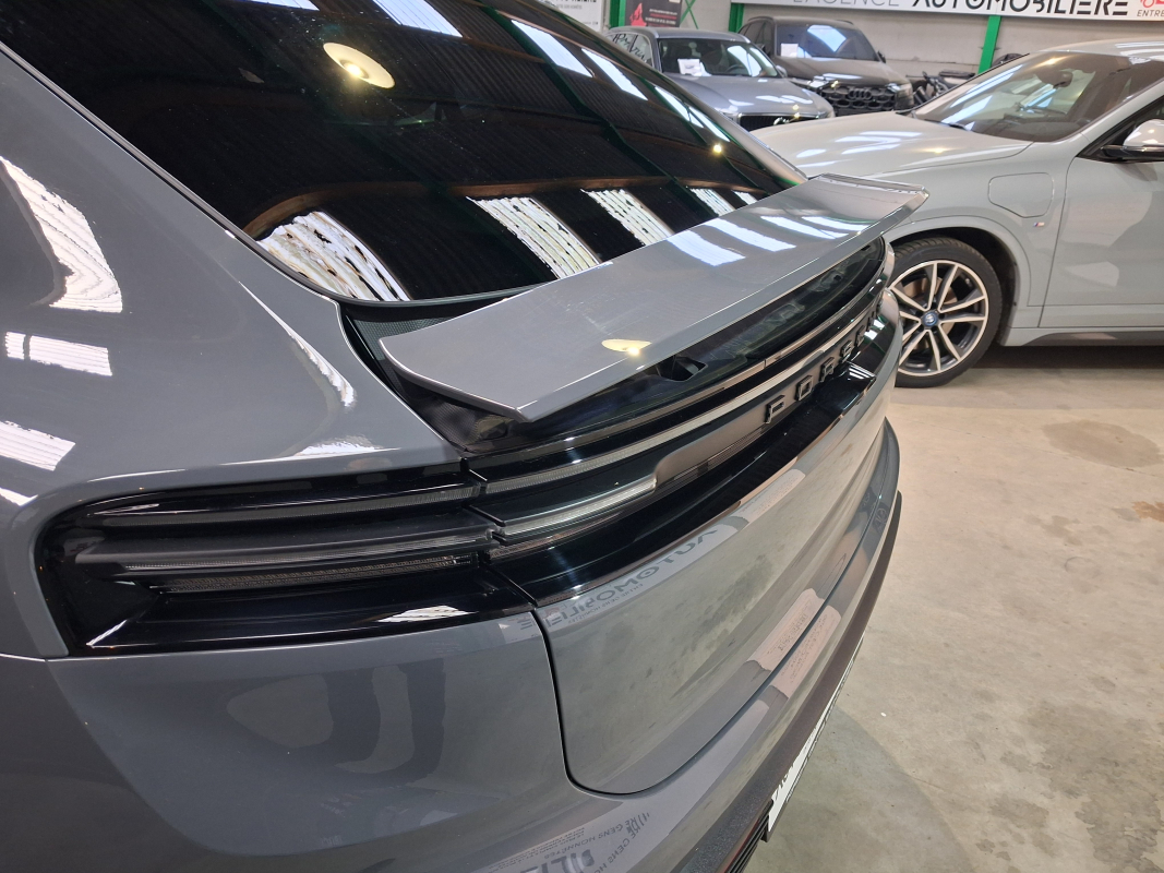 Porsche Macan — 22