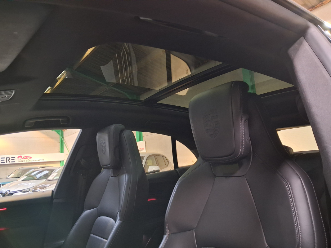 Porsche Macan — 24