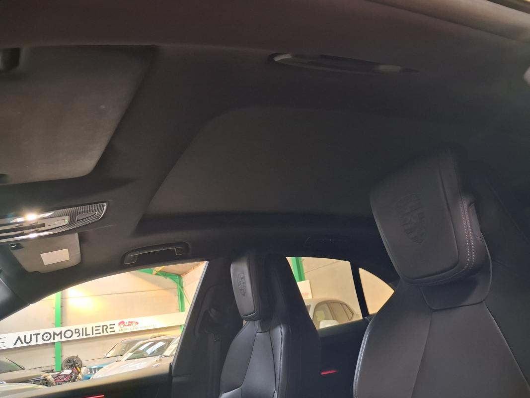 Porsche Macan — 28