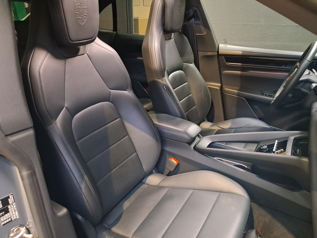 Porsche Macan — 33