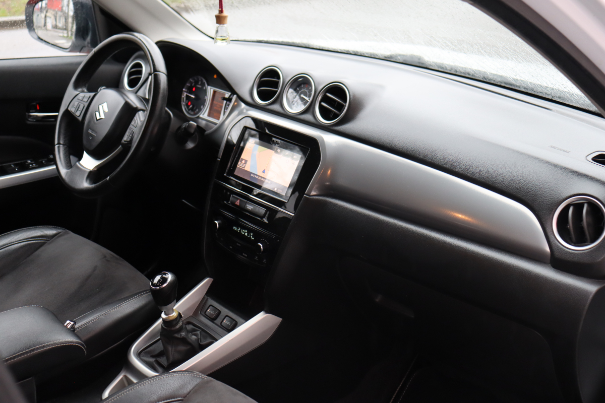 Suzuki Vitara — 14