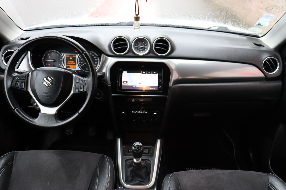 Suzuki Vitara — 15