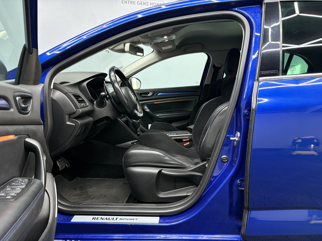 Renault Megane — 9