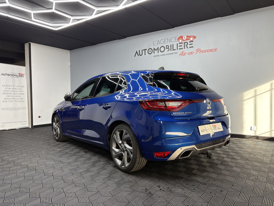 Renault Megane — 5