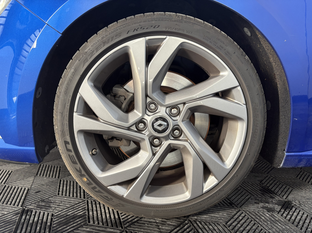 Renault Megane — 24