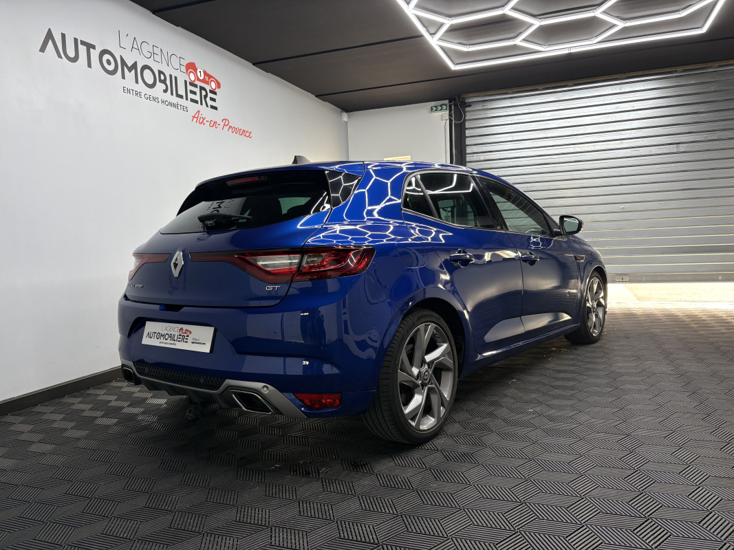 Renault Megane — 3