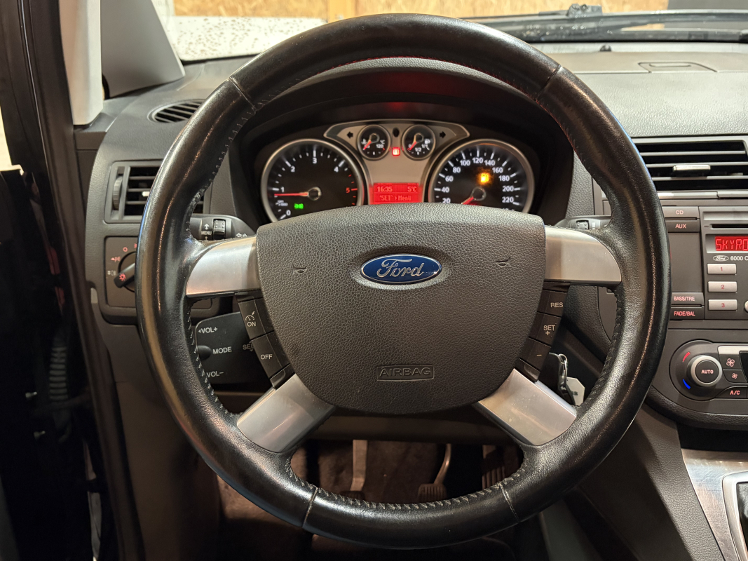 Ford C-Max — 10
