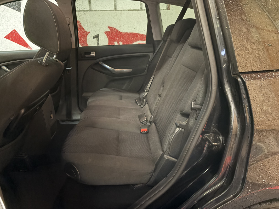 Ford C-Max — 15