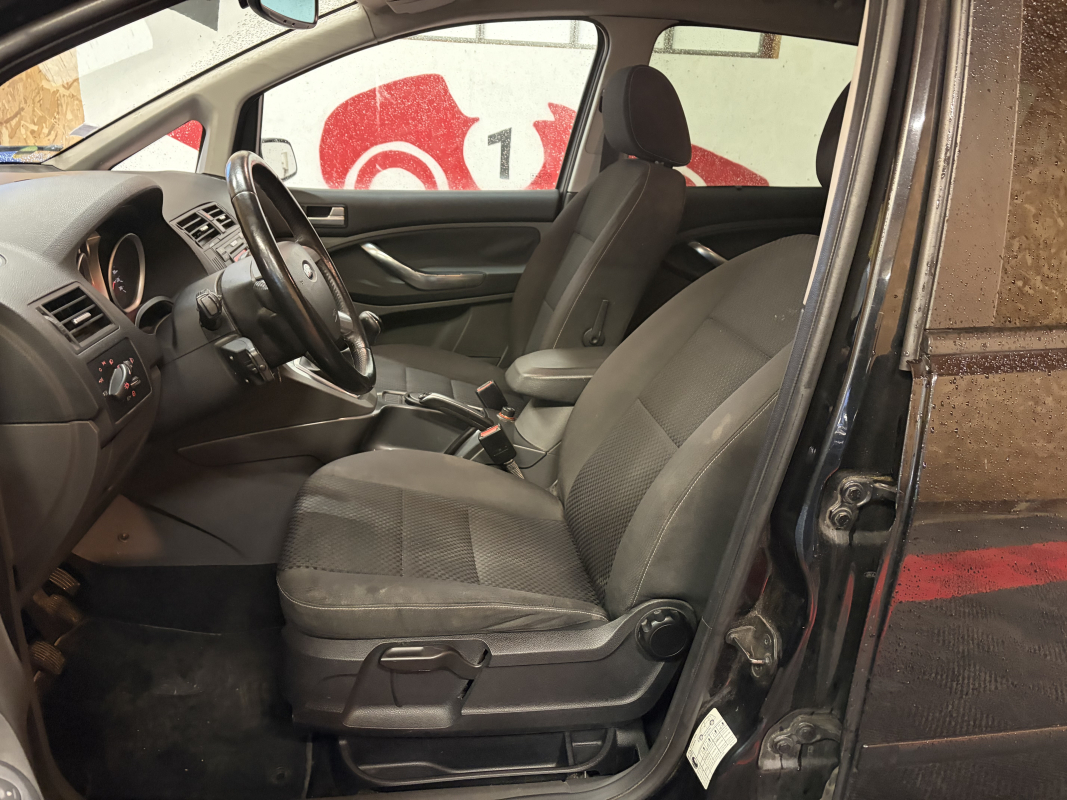 Ford C-Max — 13