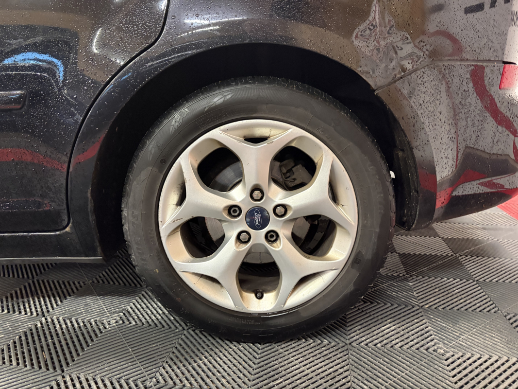 Ford C-Max — 24