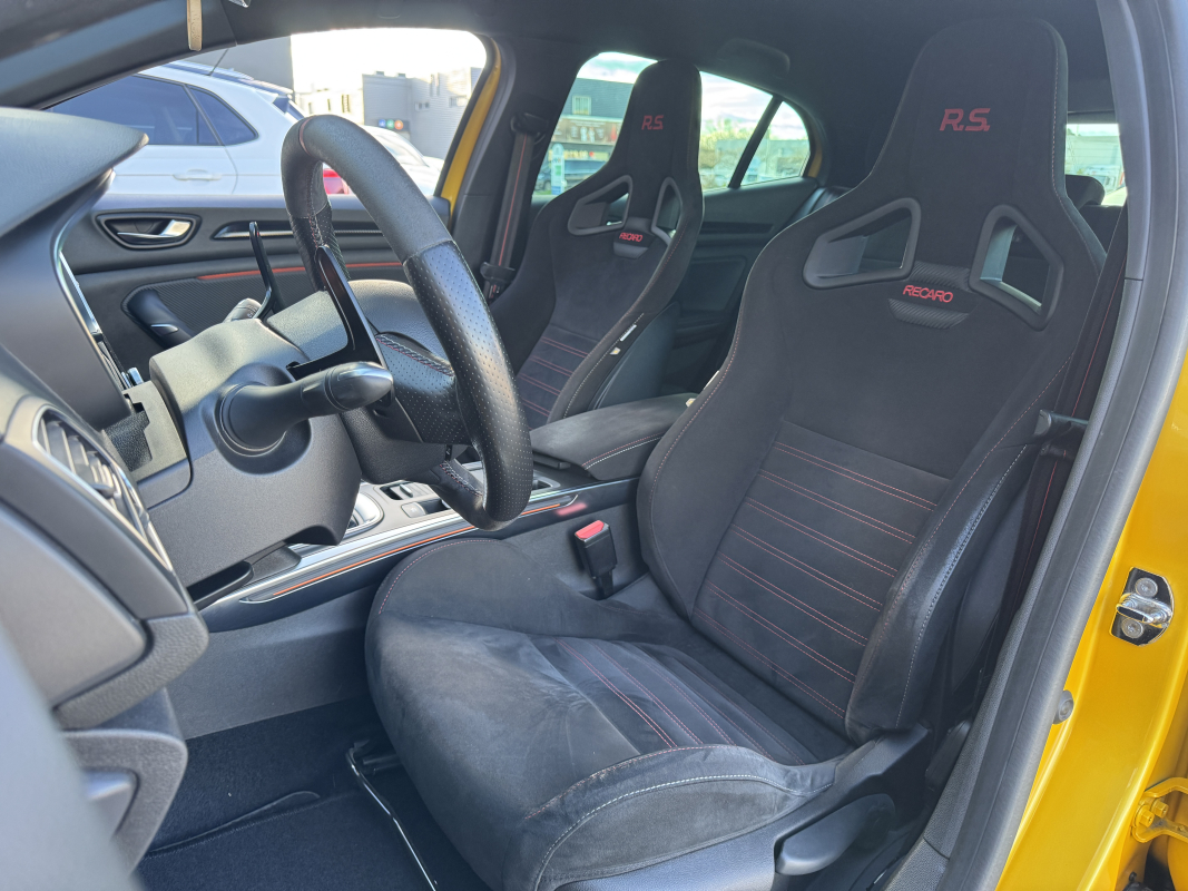 Renault Megane — 9
